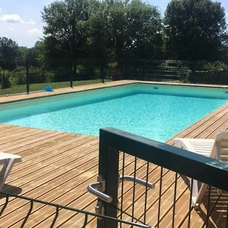 Le Domaine De Barrieres Tatil Evi *